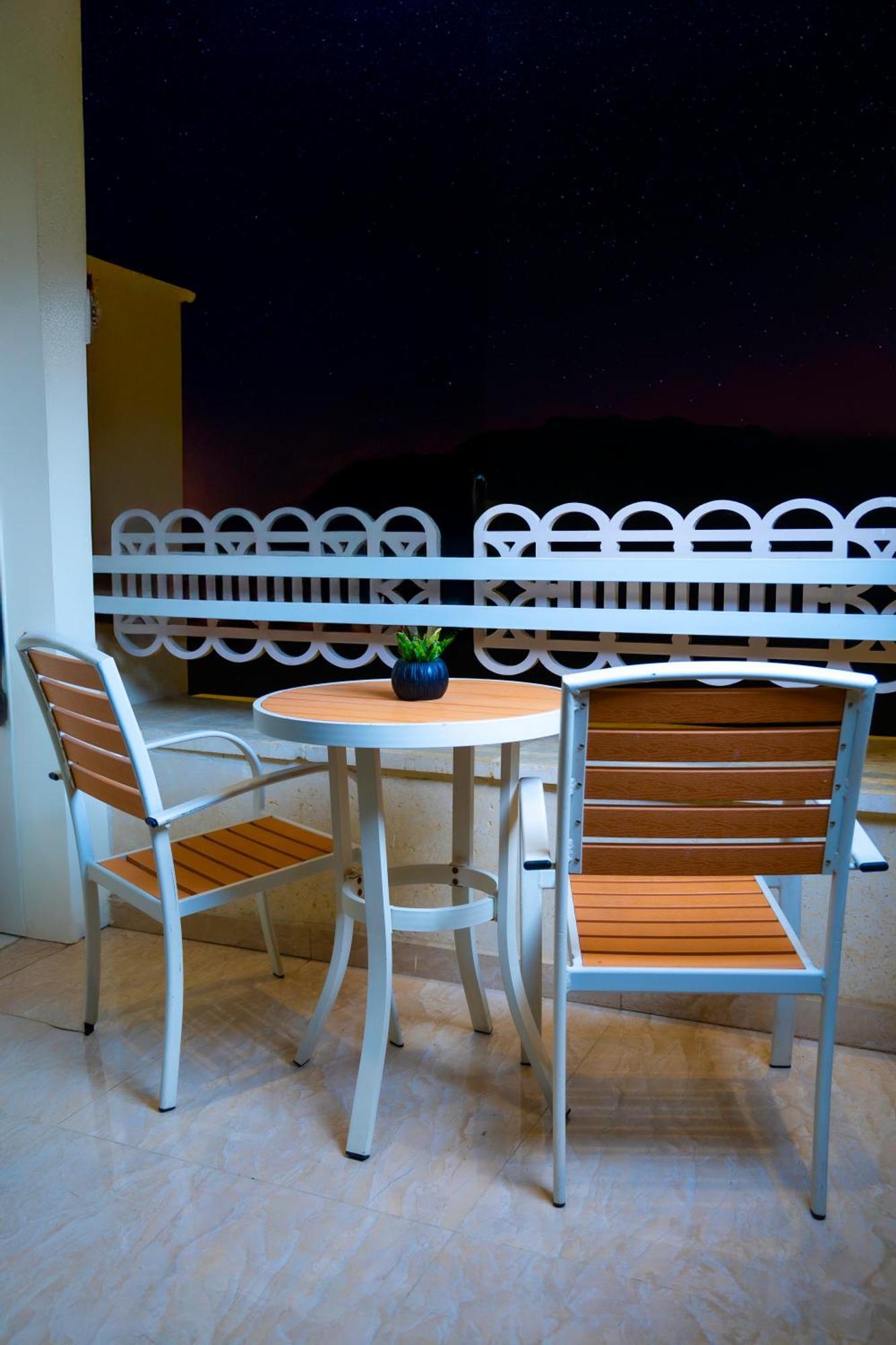 Opal Hotel Amman Buitenkant foto